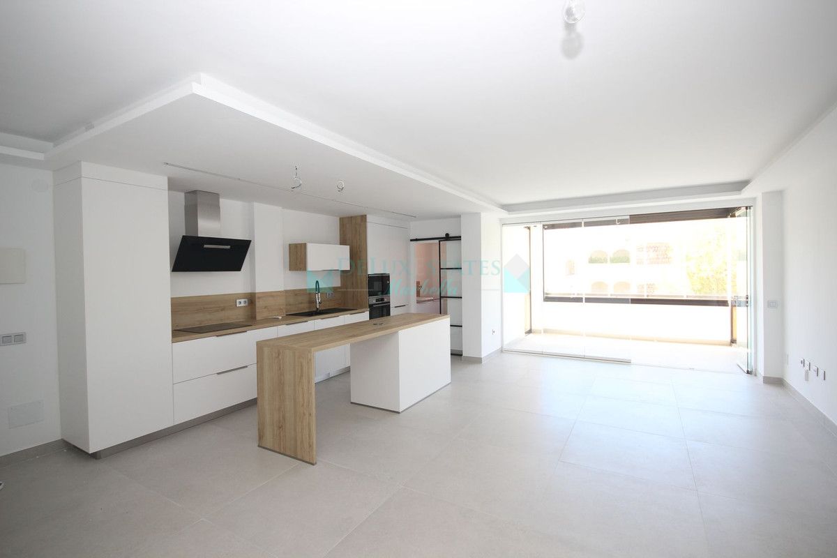 Apartamento en venta en Elviria, Marbella Este