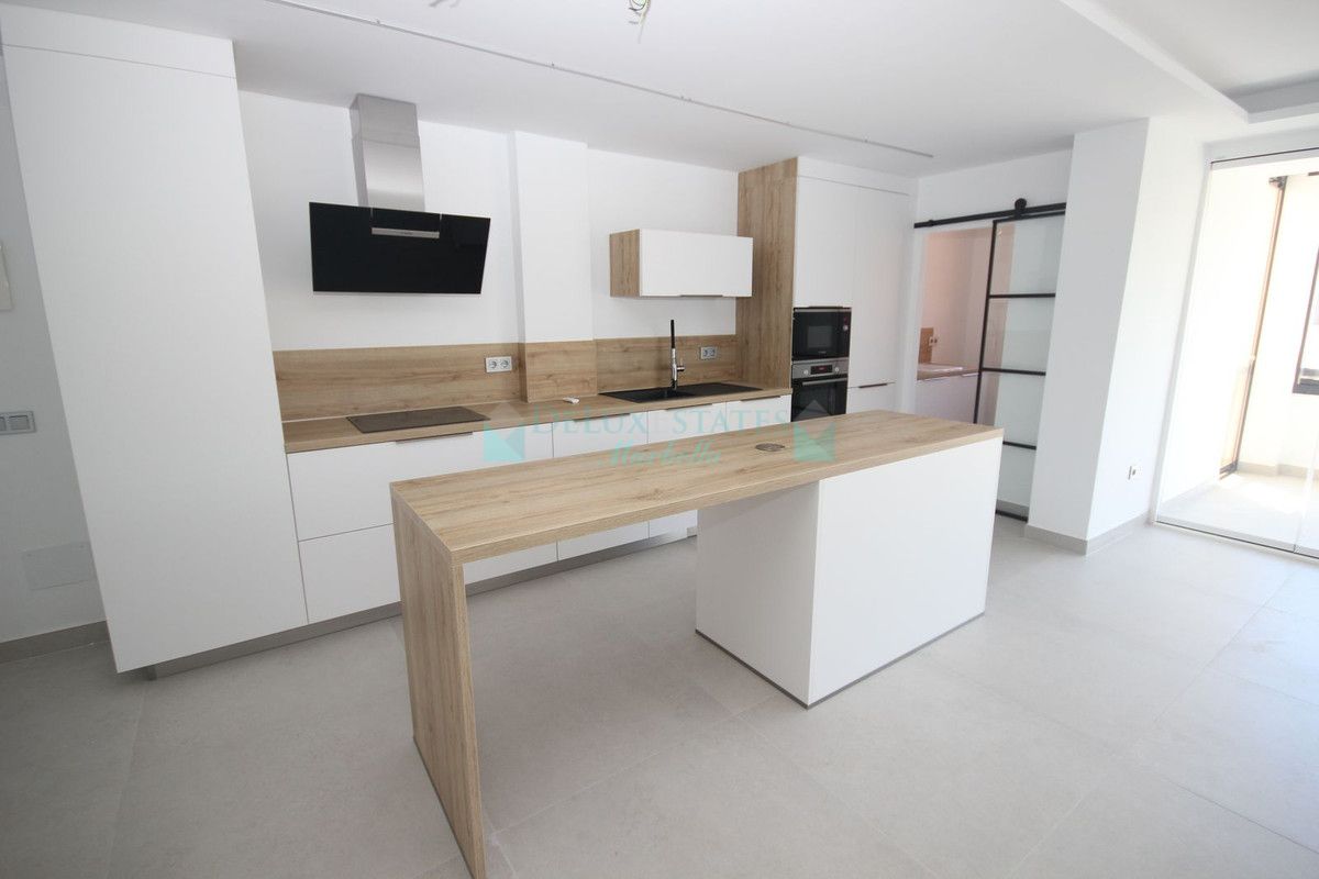 Apartamento en venta en Elviria, Marbella Este