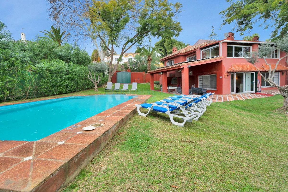 Villa for sale in Elviria, Marbella East