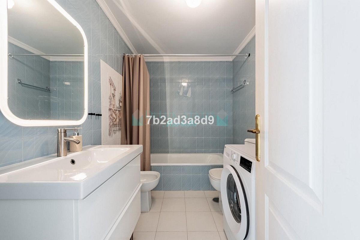 Apartment for rent in El Paraiso, Estepona