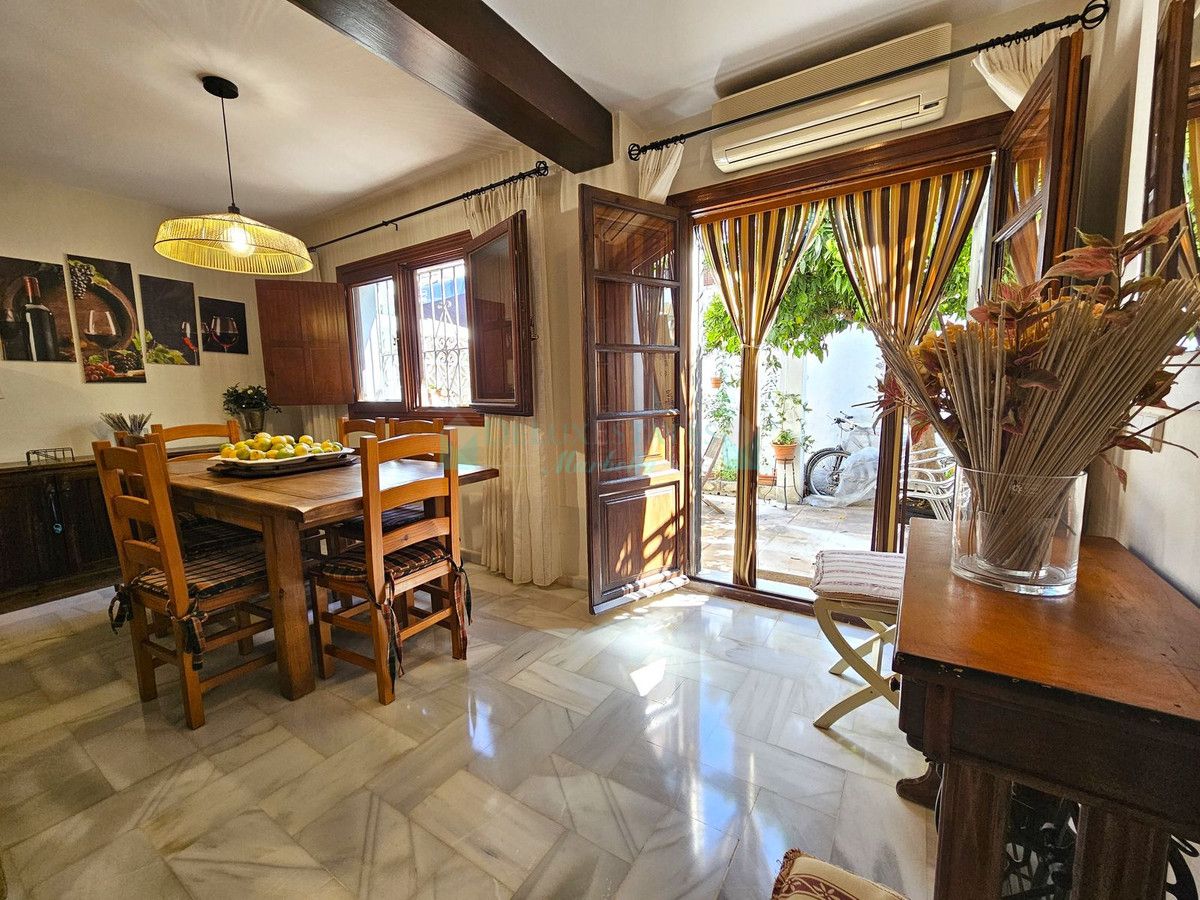Town House for sale in Benahavis