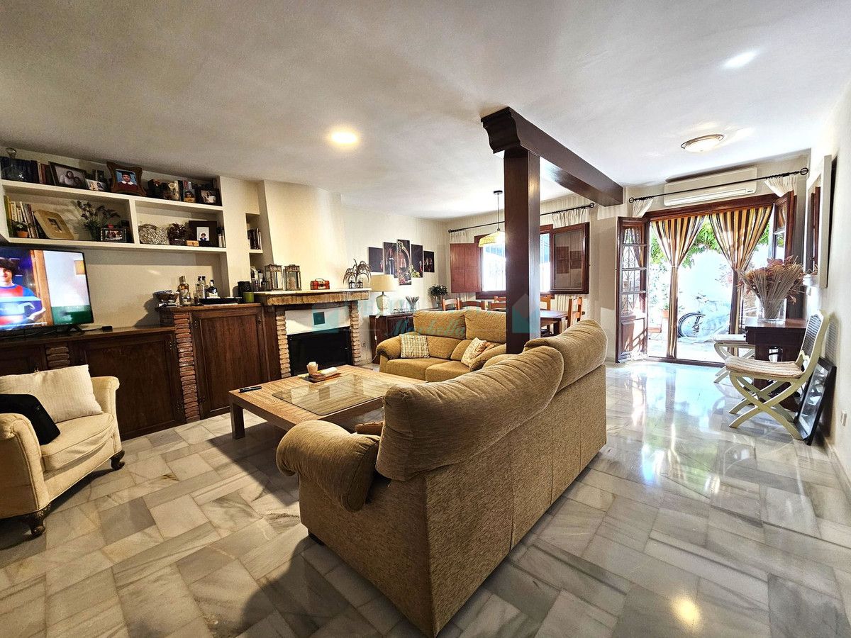 Town House for sale in Benahavis