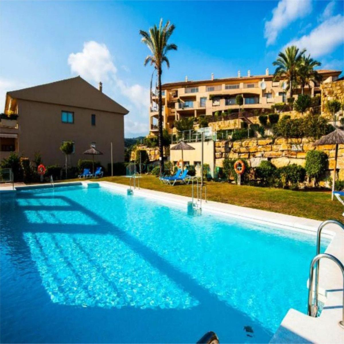 Apartment for sale in Estepona