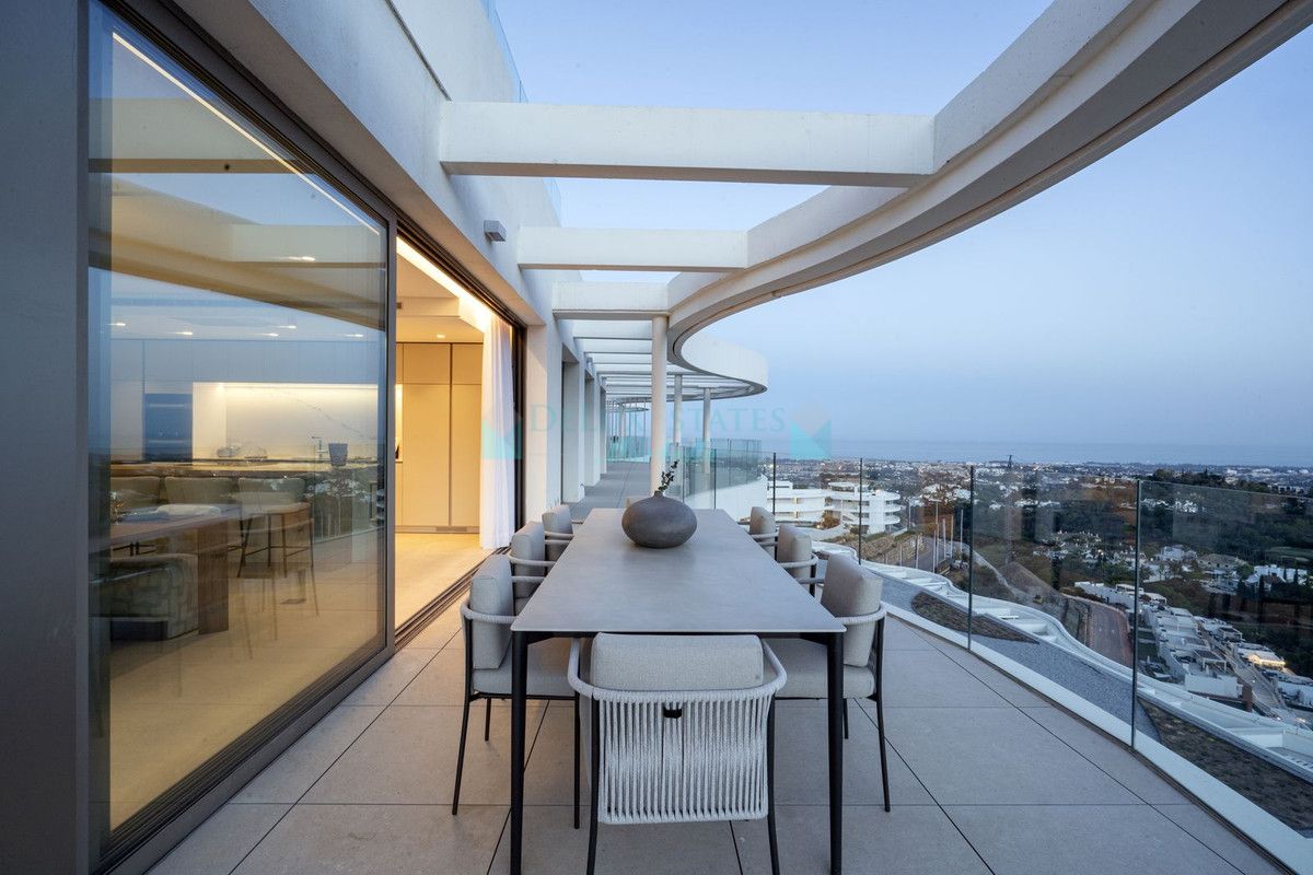 Penthouse for sale in Benahavis