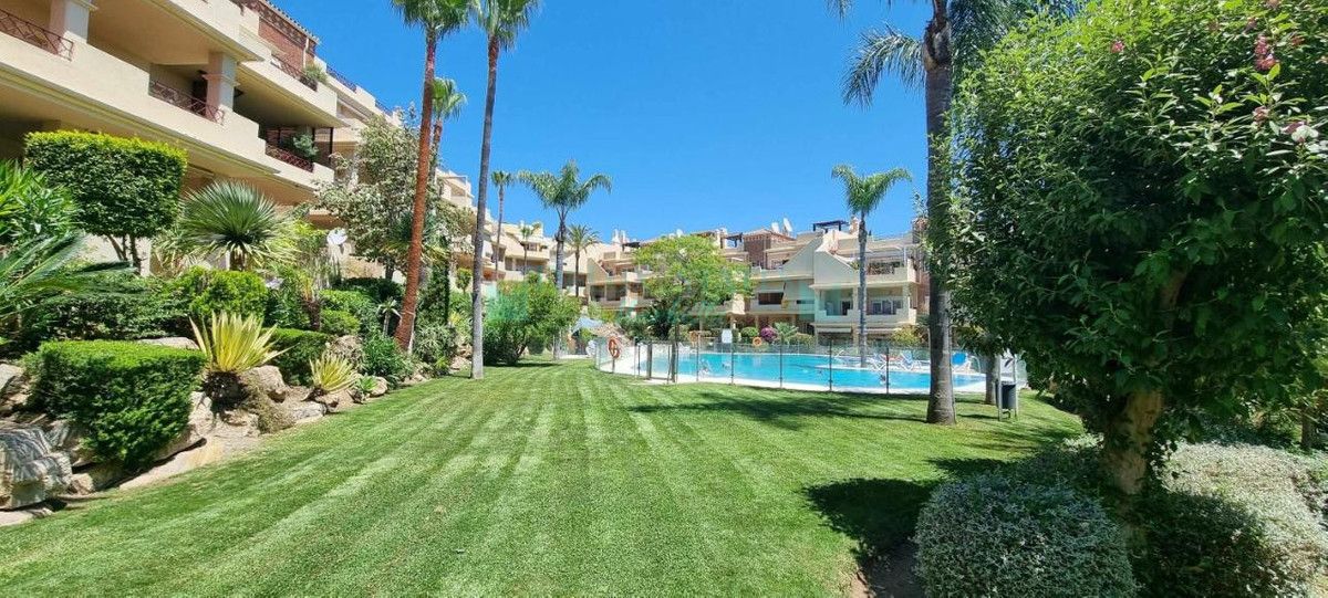 Apartment for sale in Estepona