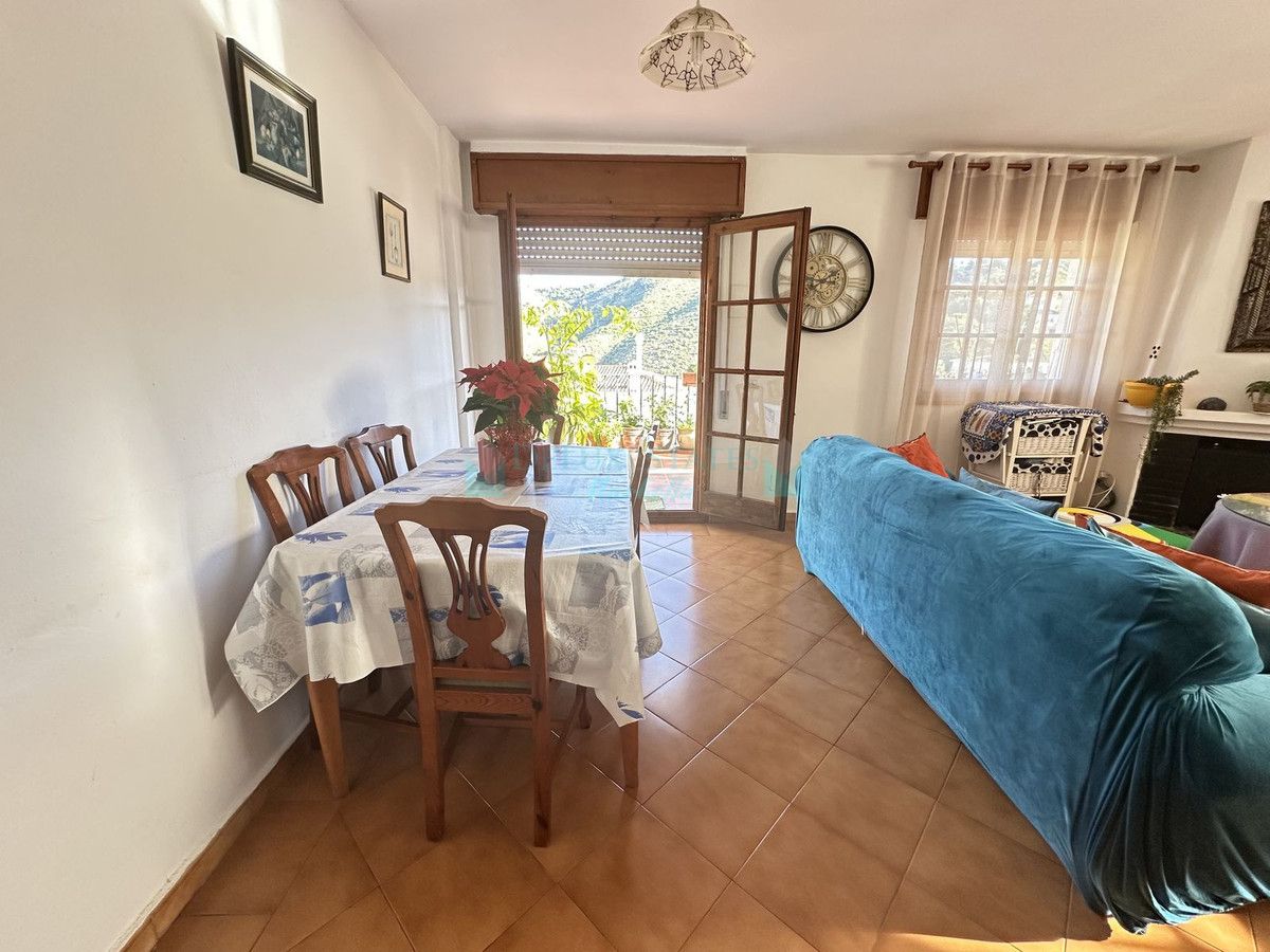 Ground Floor Apartment for sale in Benahavis