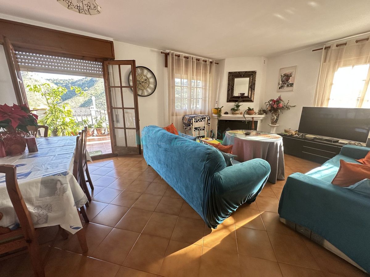 Ground Floor Apartment for sale in Benahavis