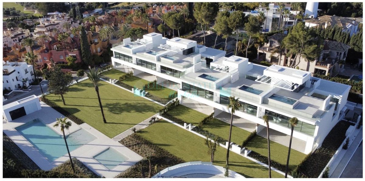 Villa Pareada en venta en Nueva Andalucia