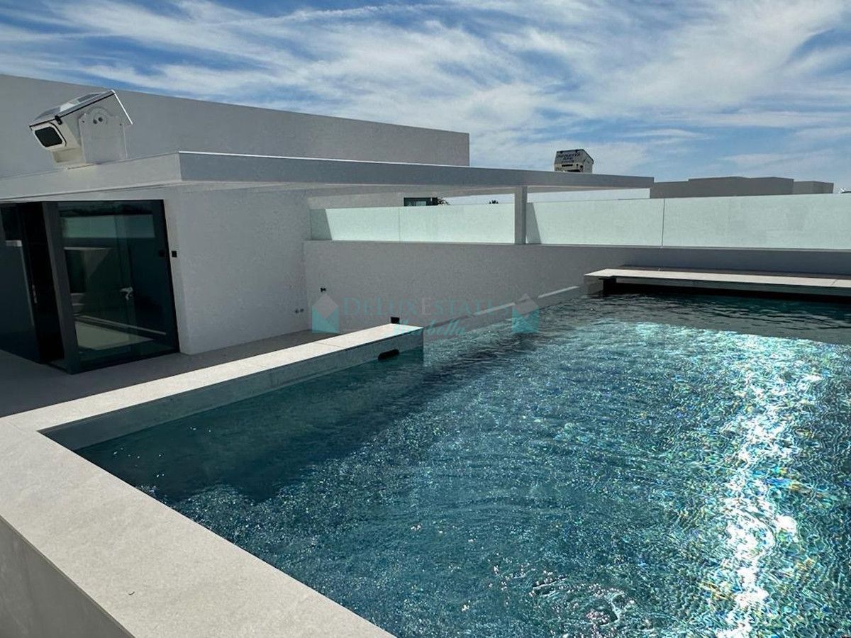 Villa Pareada en venta en Nueva Andalucia
