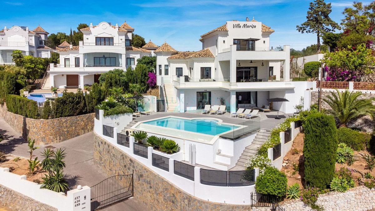 Villa en venta en Elviria, Marbella Este