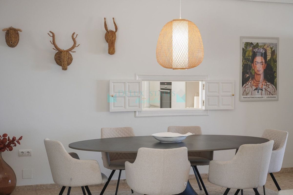 Villa for sale in Estepona