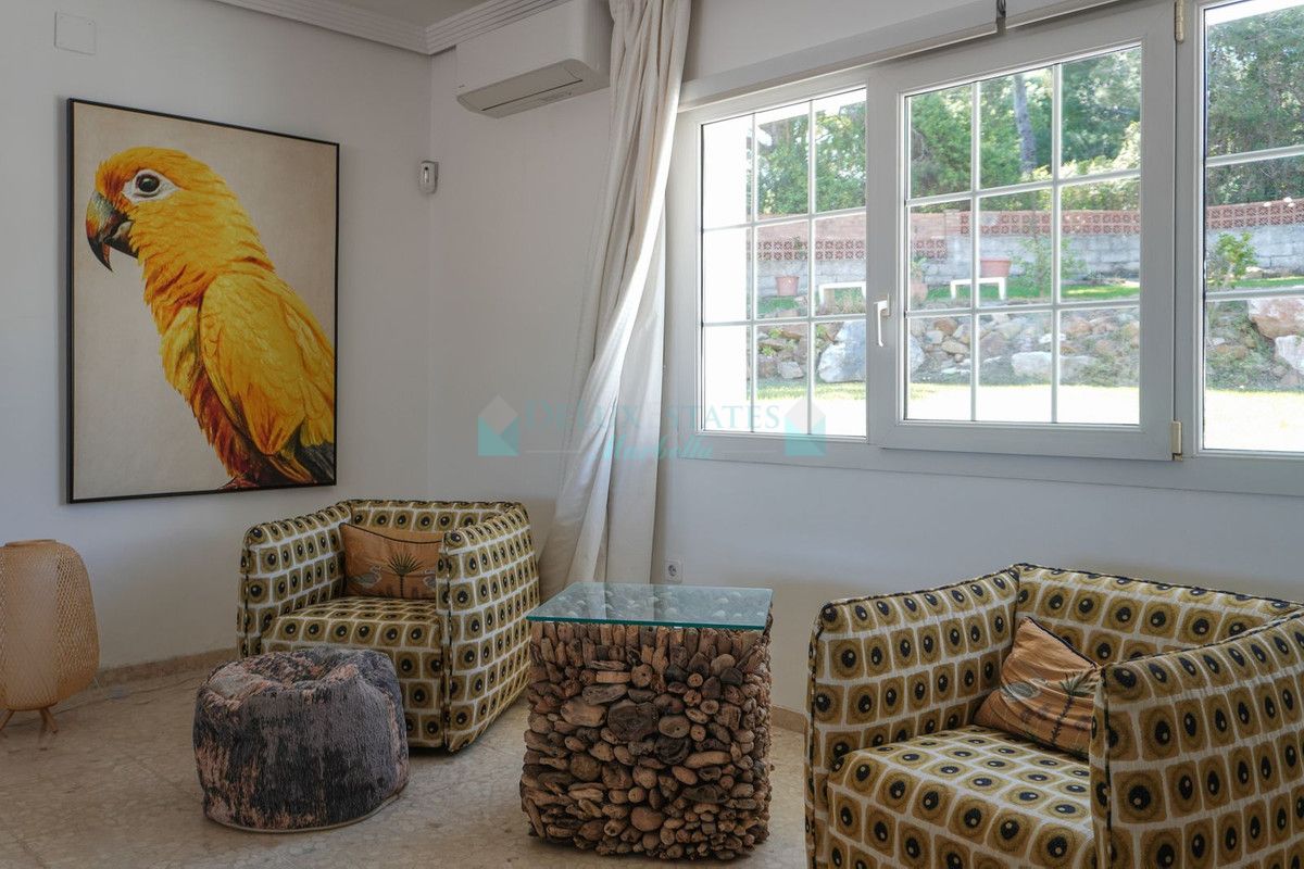 Villa for sale in Estepona