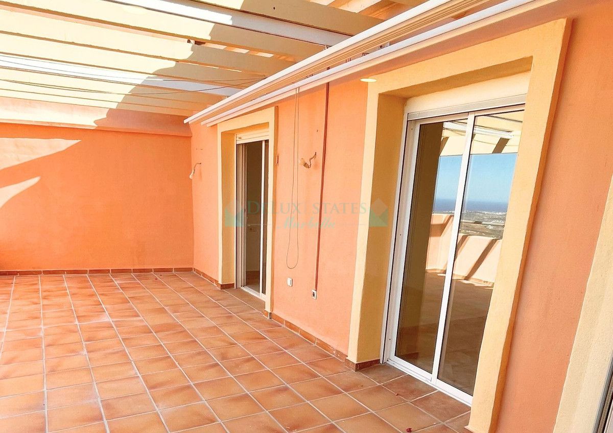 Ático en venta en La Mairena, Marbella Este