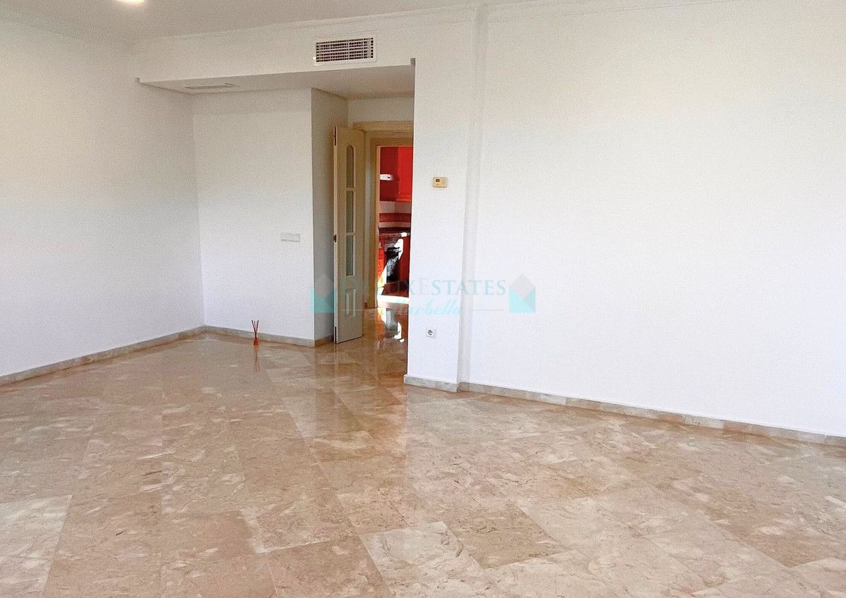 Ático en venta en La Mairena, Marbella Este