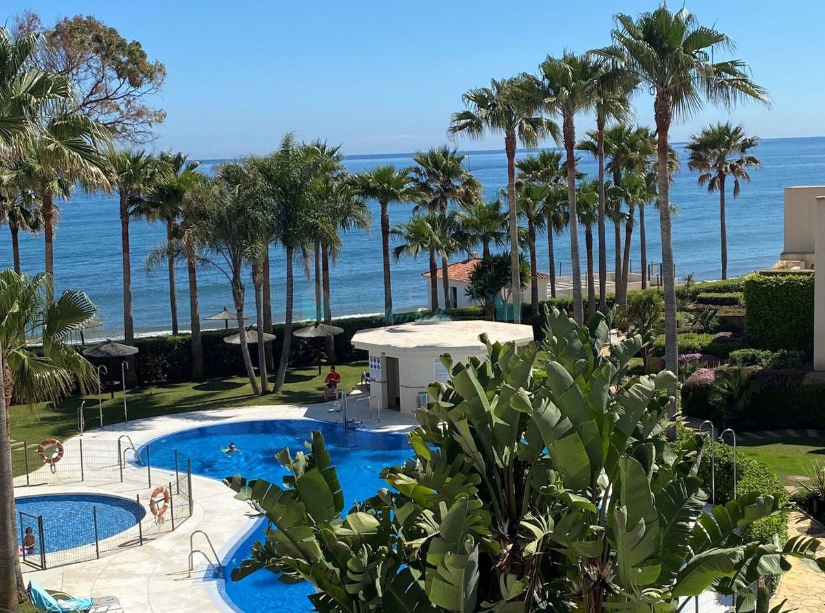 Penthouse for sale in Estepona