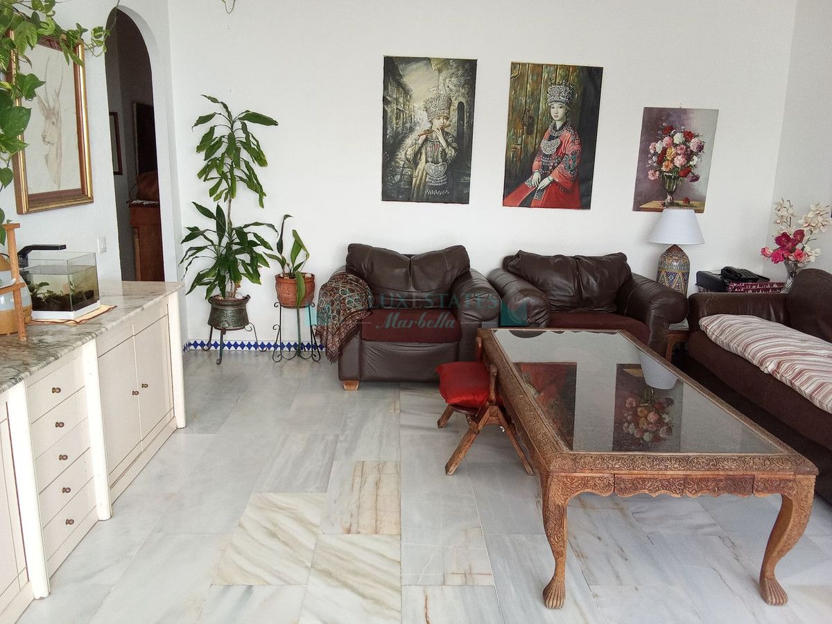 Penthouse for sale in Estepona