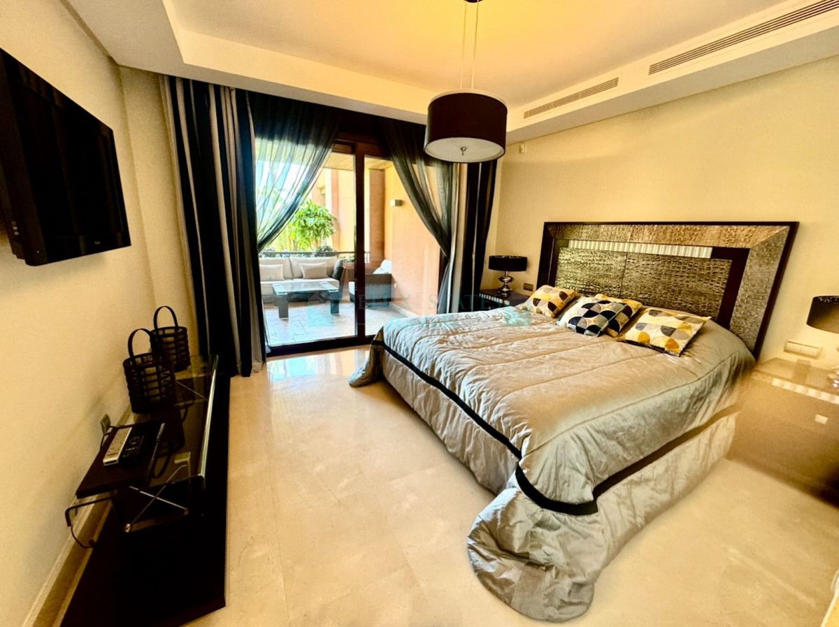 Ground Floor Apartment for sale in Marbella - Puerto Banus