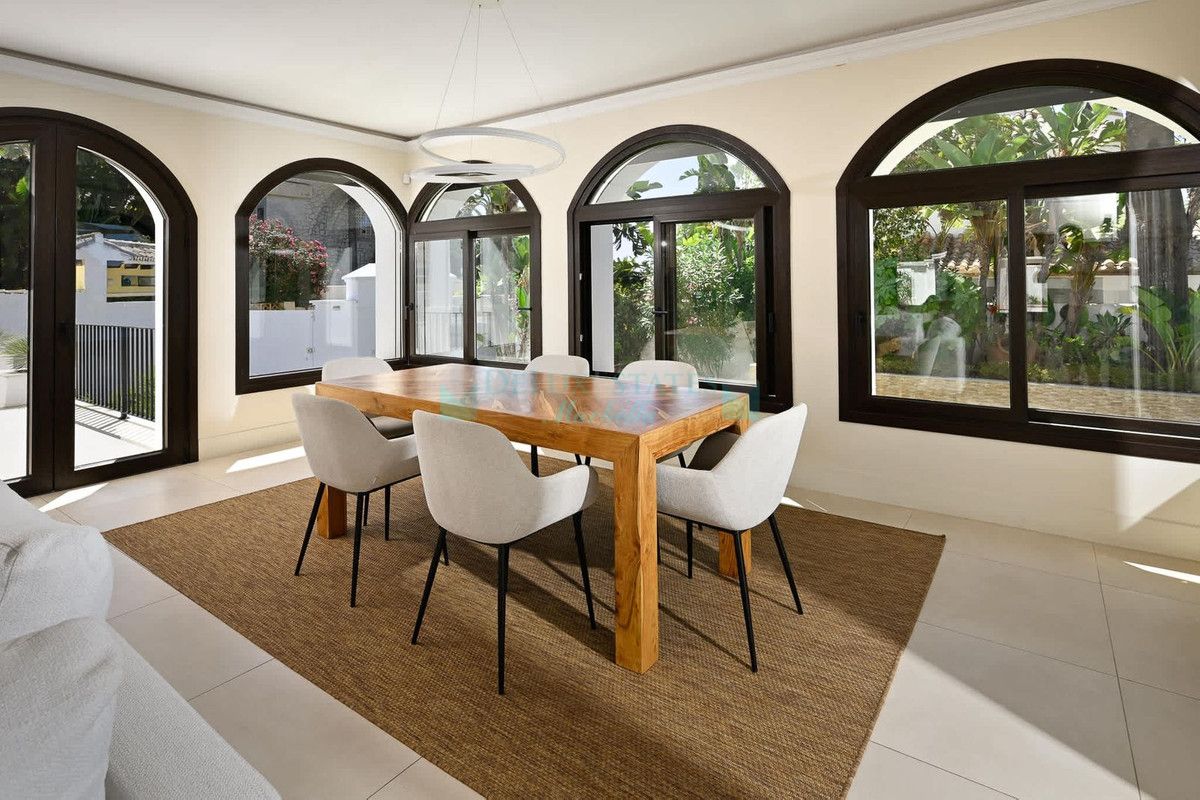 Villa for sale in Marbesa, Marbella East