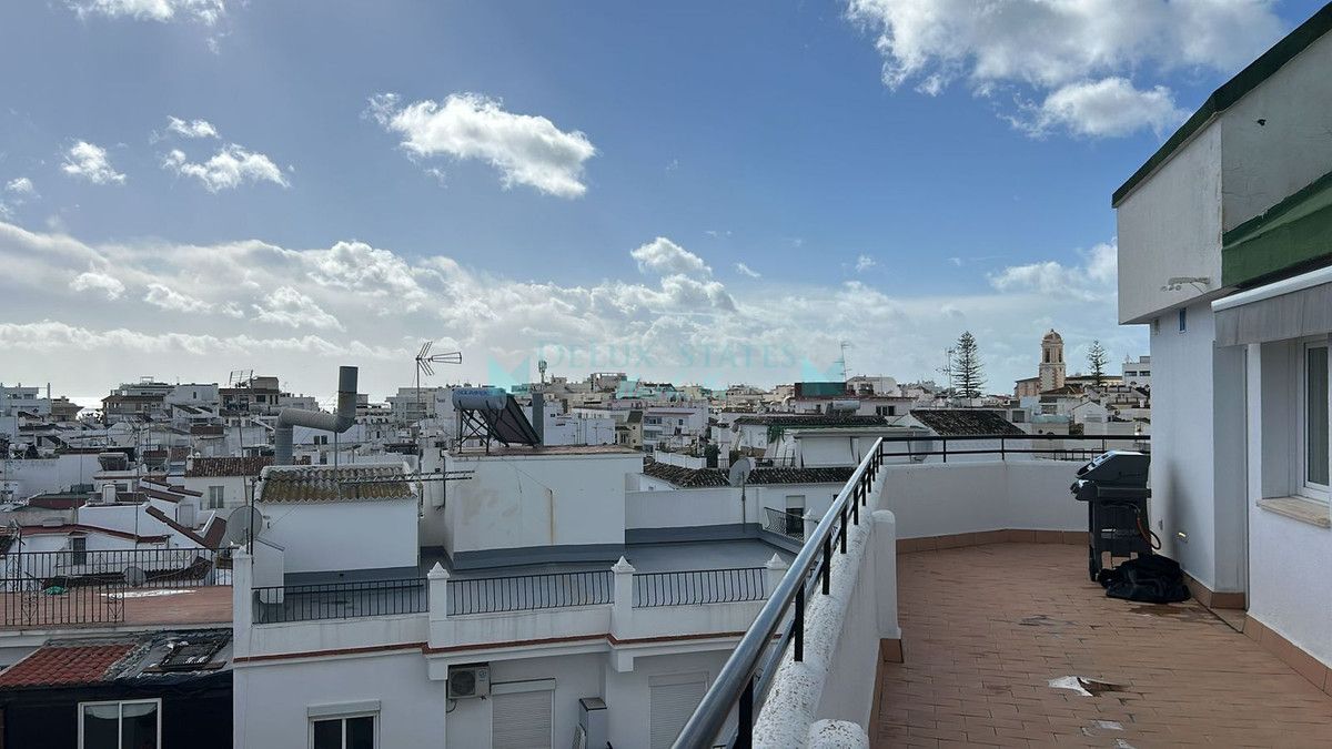 Penthouse for rent in Estepona