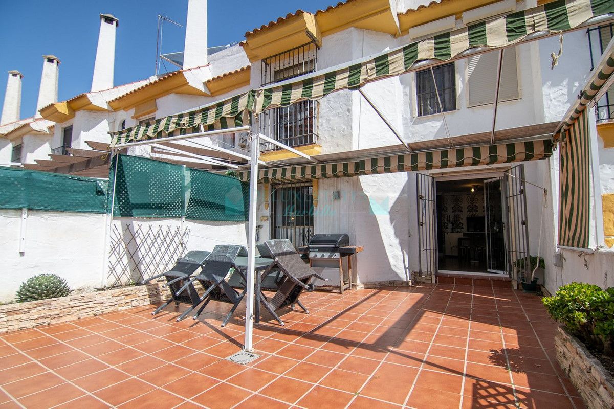 Adosado en venta en Estepona
