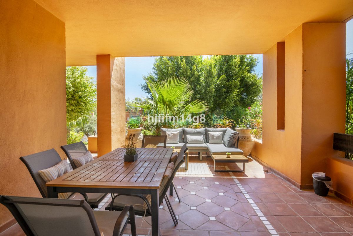 Ground Floor Apartment for sale in Nueva Andalucia