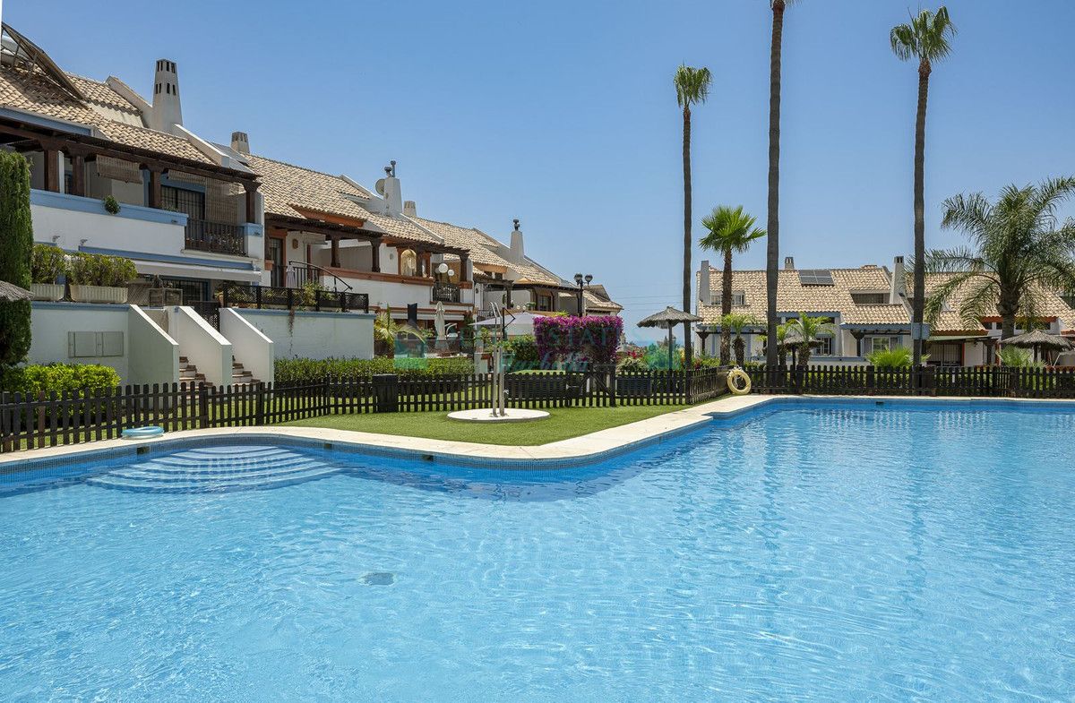 Villa Pareada en venta en Marbella