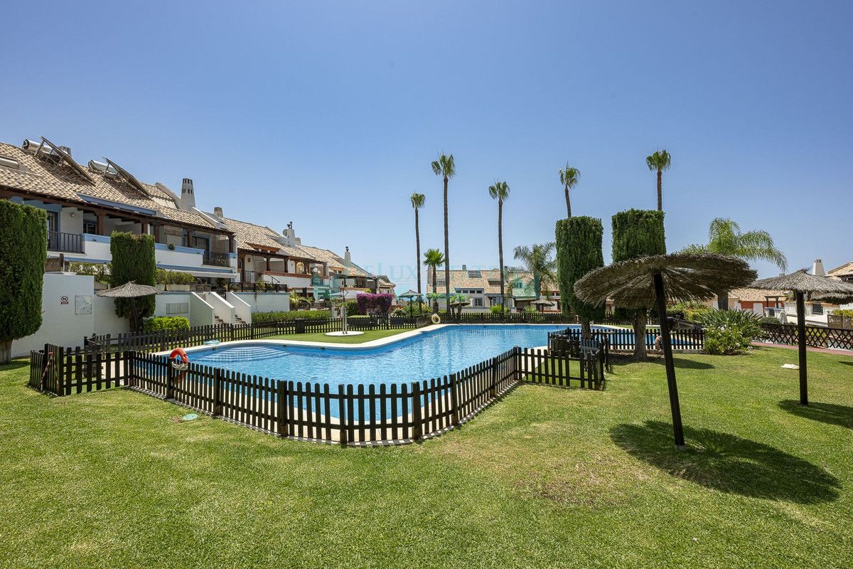 Villa Pareada en venta en Marbella