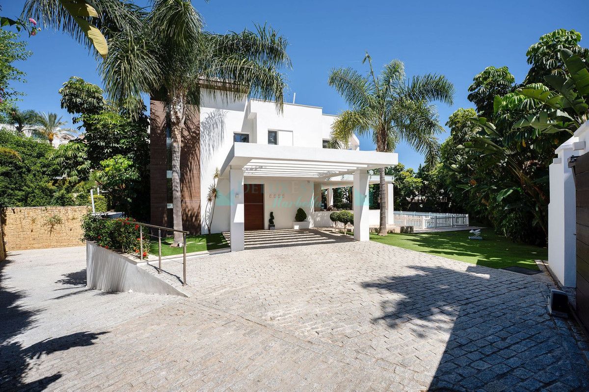 Villa for sale in La Quinta, Benahavis