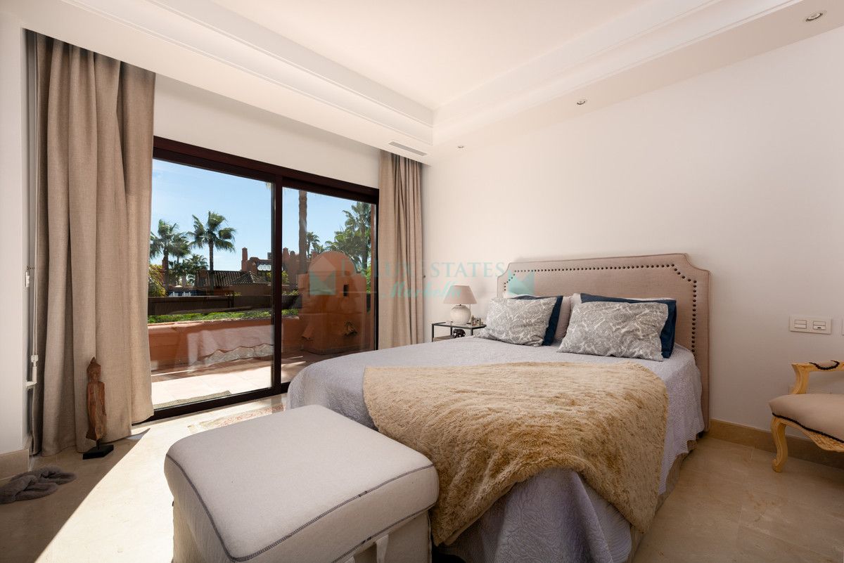 Penthouse for sale in Nueva Andalucia