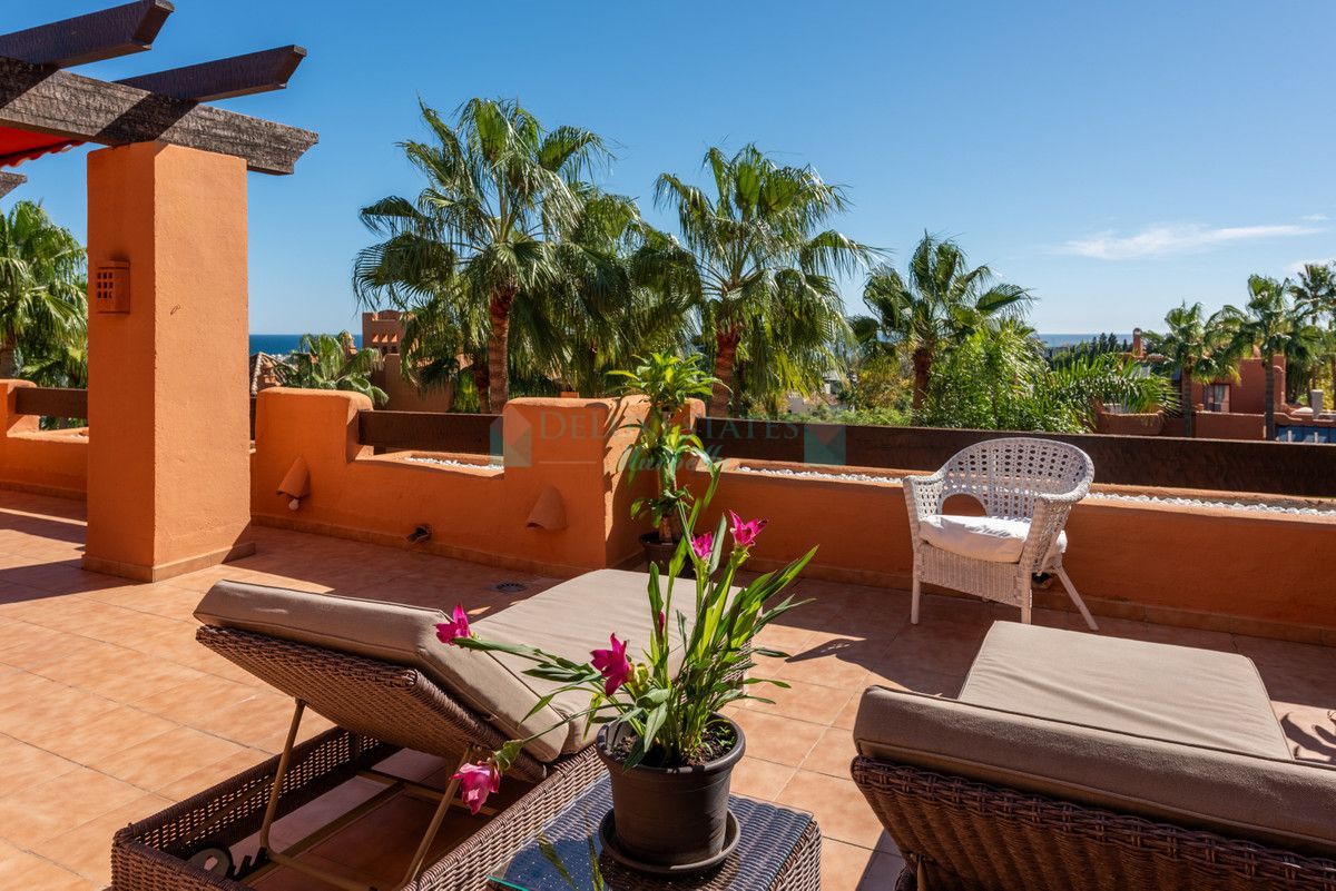 Penthouse for sale in Nueva Andalucia