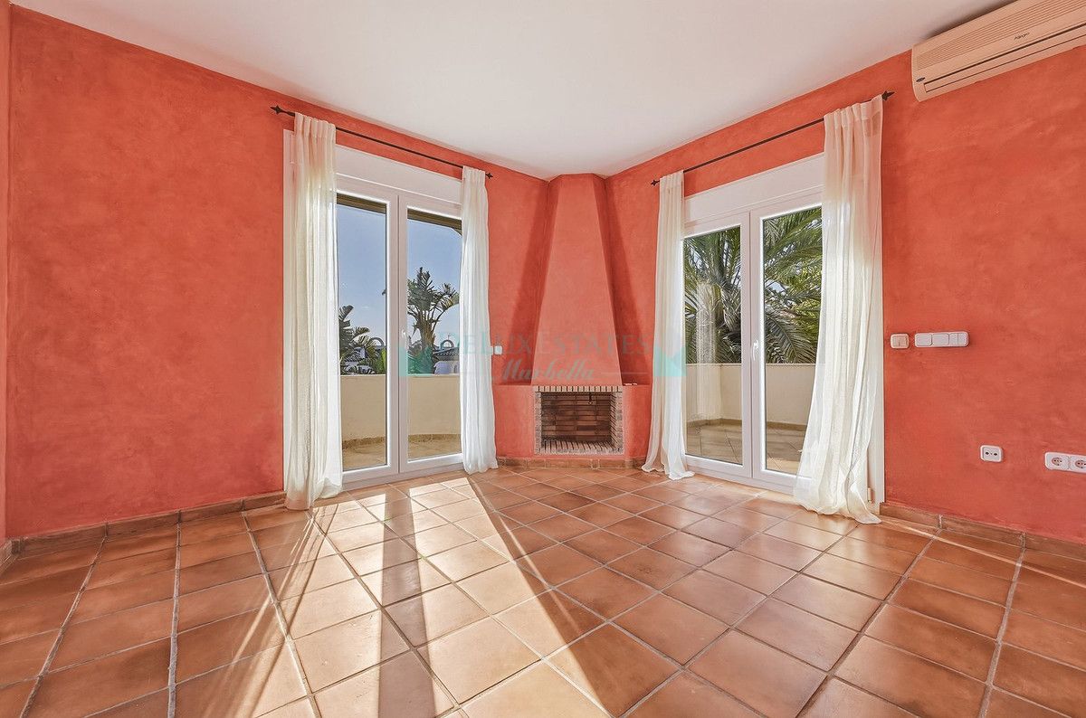 Villa for sale in La Reserva de Marbella, Marbella East