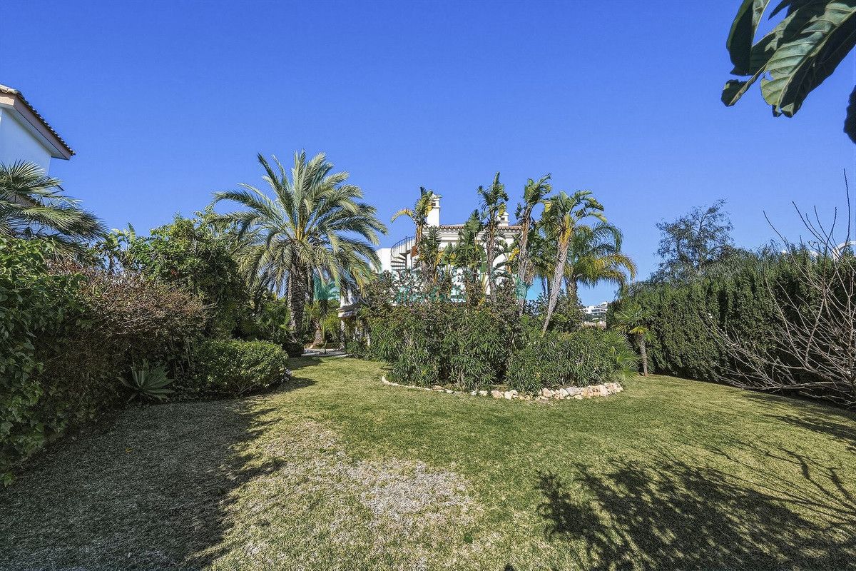 Villa for sale in La Reserva de Marbella, Marbella East
