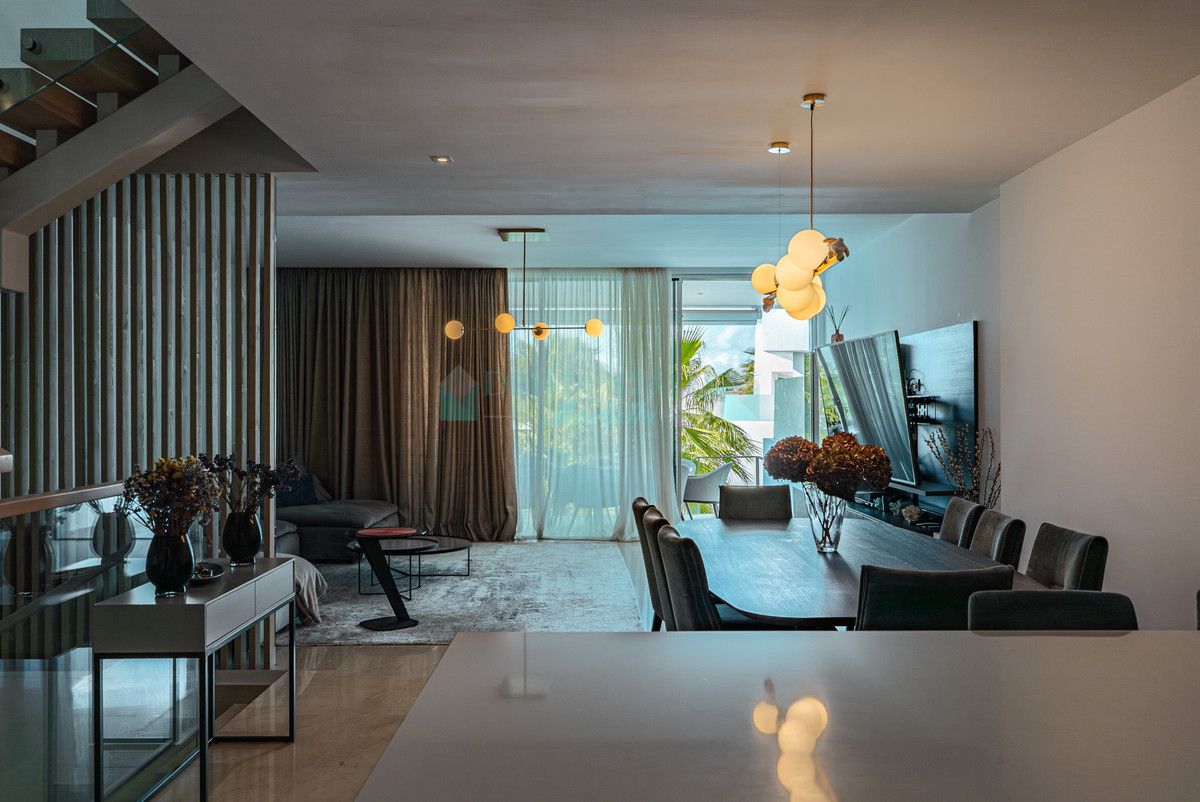 Adosado en alquiler en Rio Real, Marbella Este