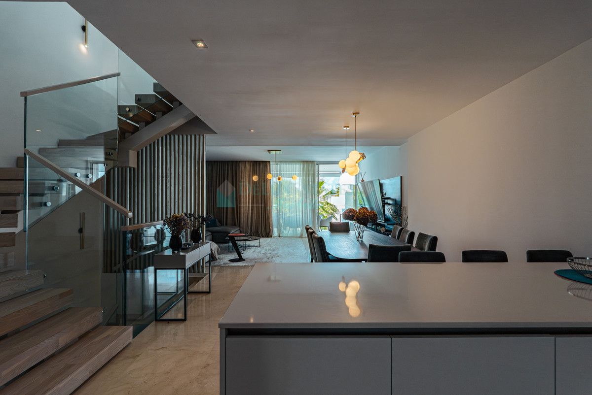 Adosado en alquiler en Rio Real, Marbella Este