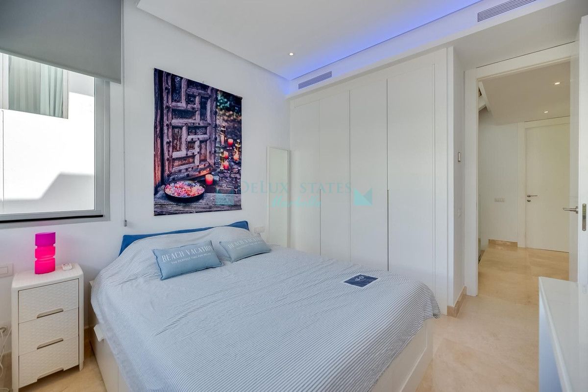 Adosado en alquiler en Rio Real, Marbella Este