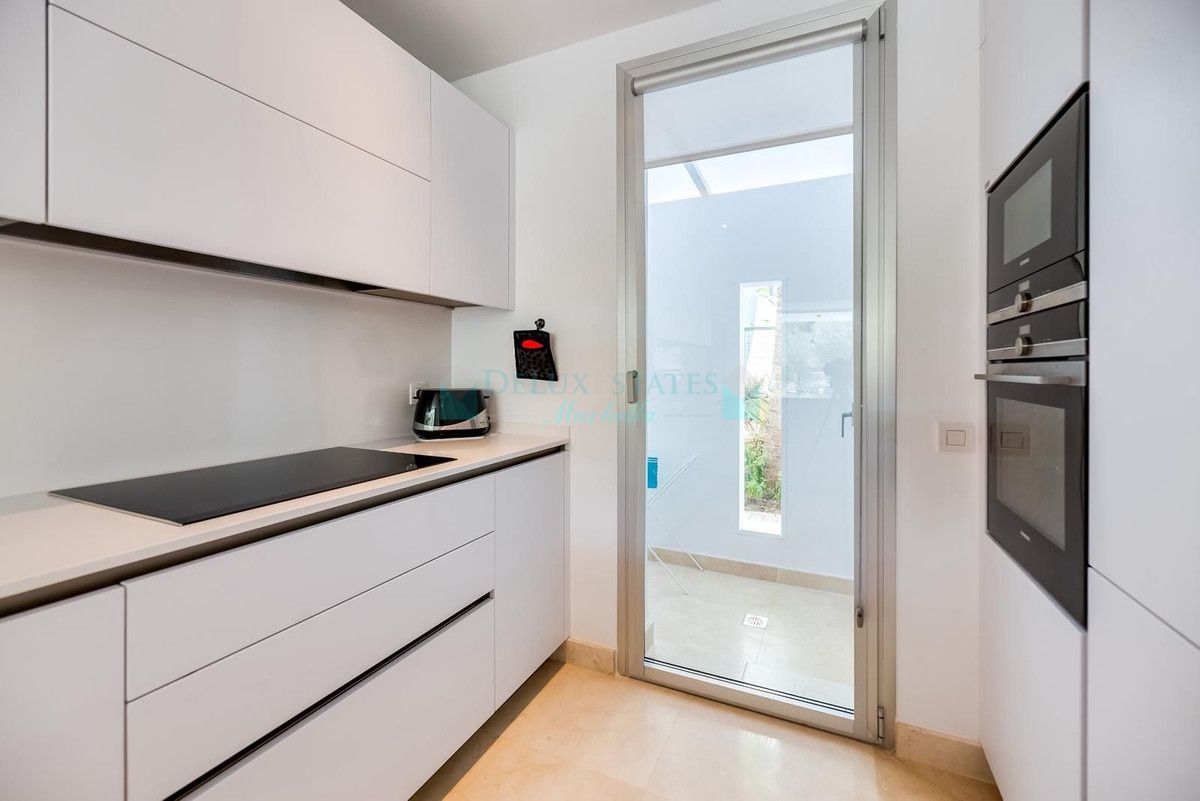 Adosado en alquiler en Rio Real, Marbella Este