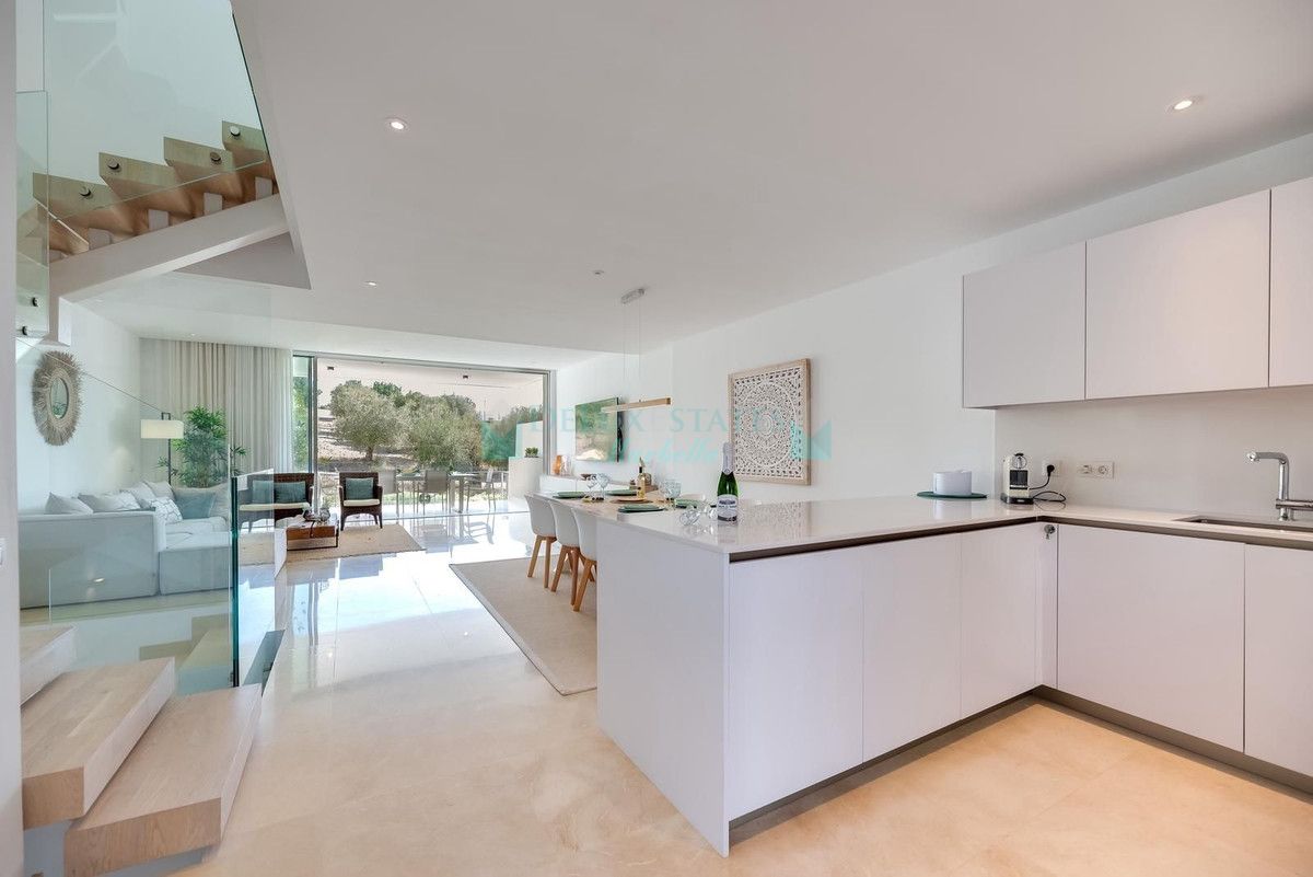 Adosado en alquiler en Rio Real, Marbella Este