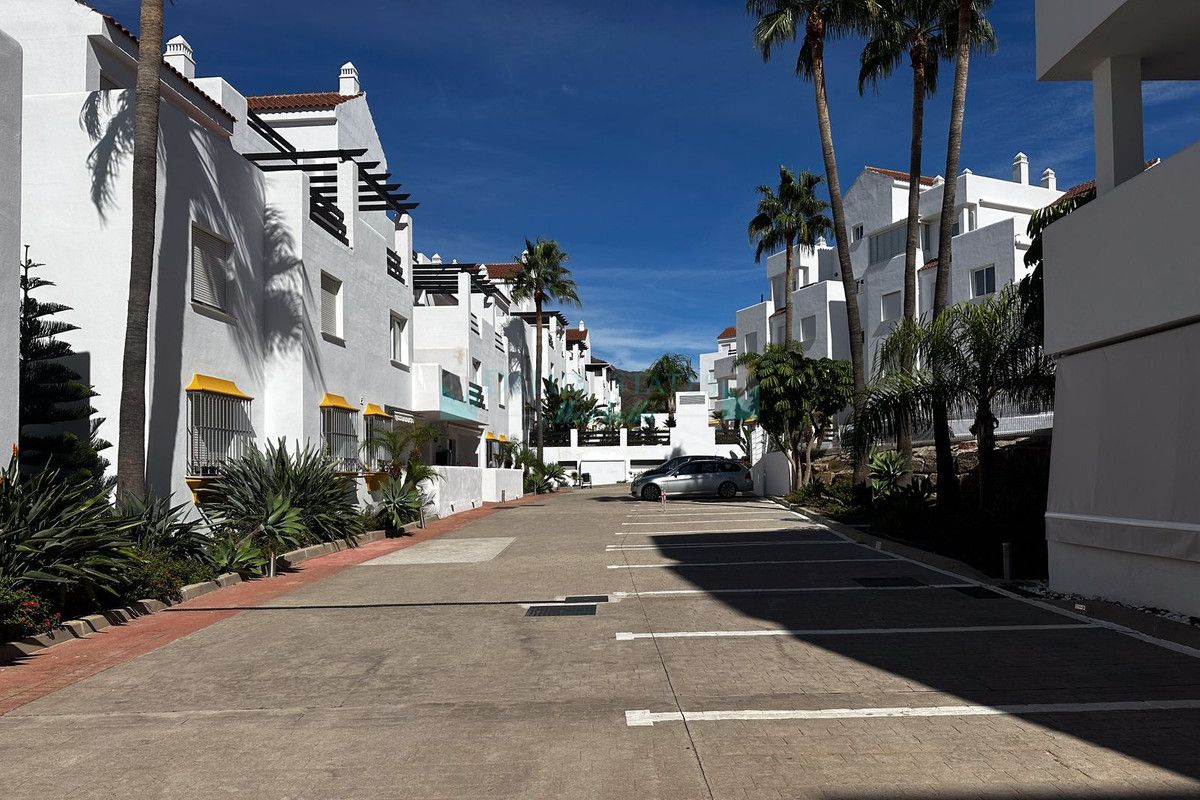 Penthouse for sale in Estepona