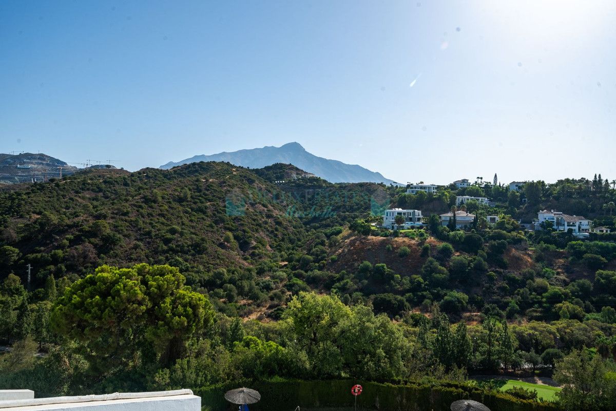 Penthouse for sale in La Quinta, Benahavis