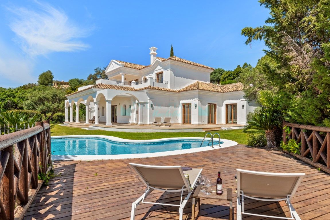 Villa for sale in Benahavis