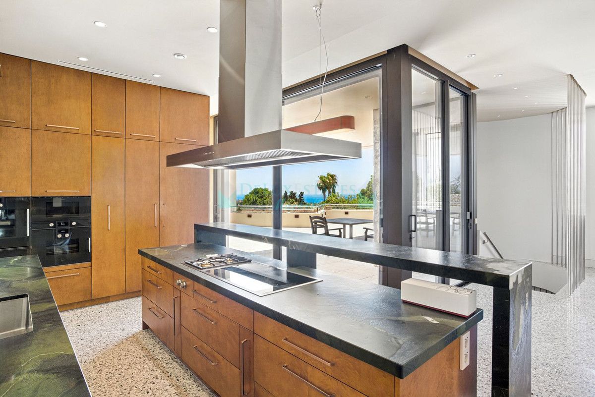 Villa en venta en Elviria, Marbella Este