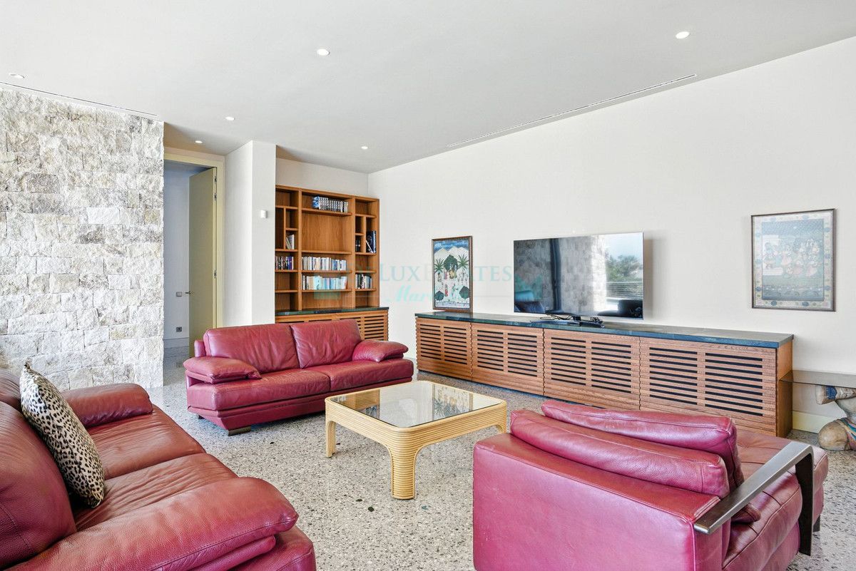 Villa en venta en Elviria, Marbella Este