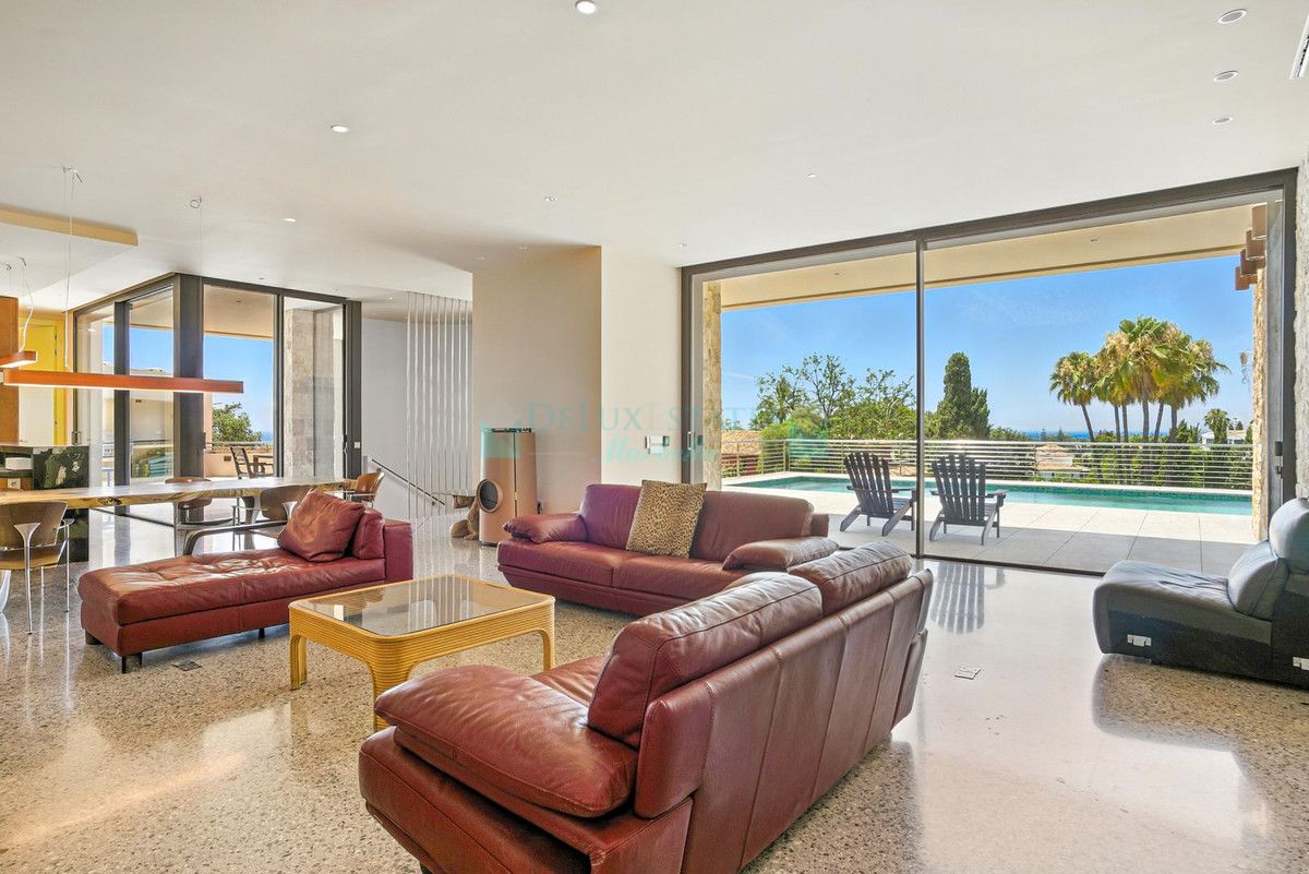 Villa en venta en Elviria, Marbella Este