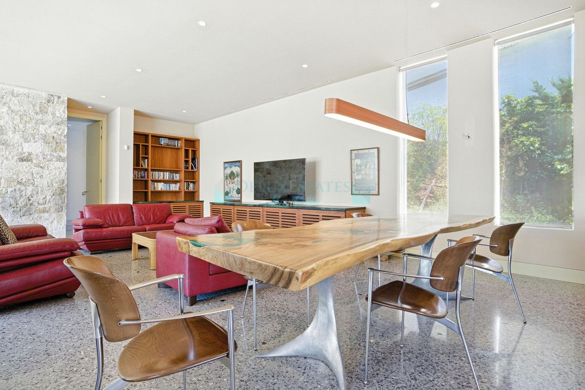 Villa en venta en Elviria, Marbella Este