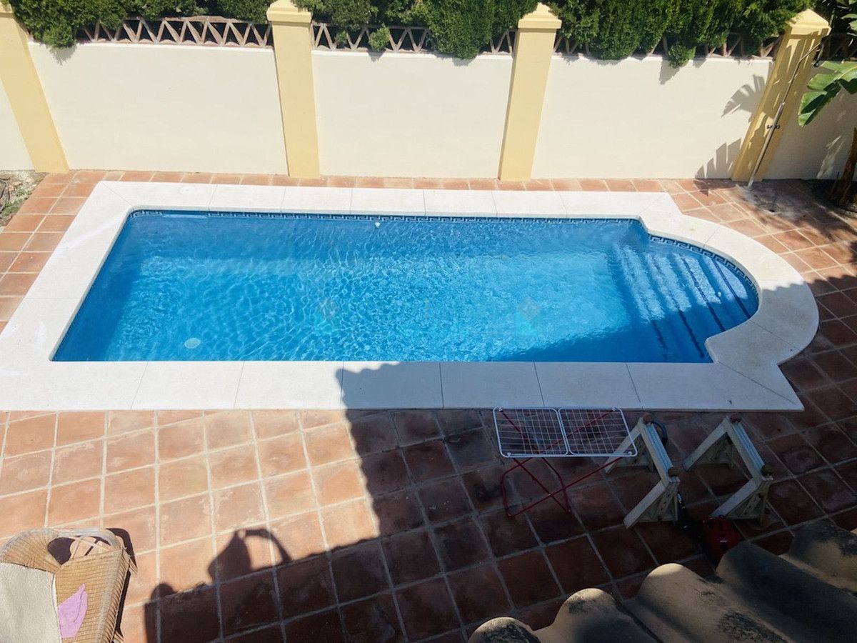 Villa for rent in Costabella, Marbella East