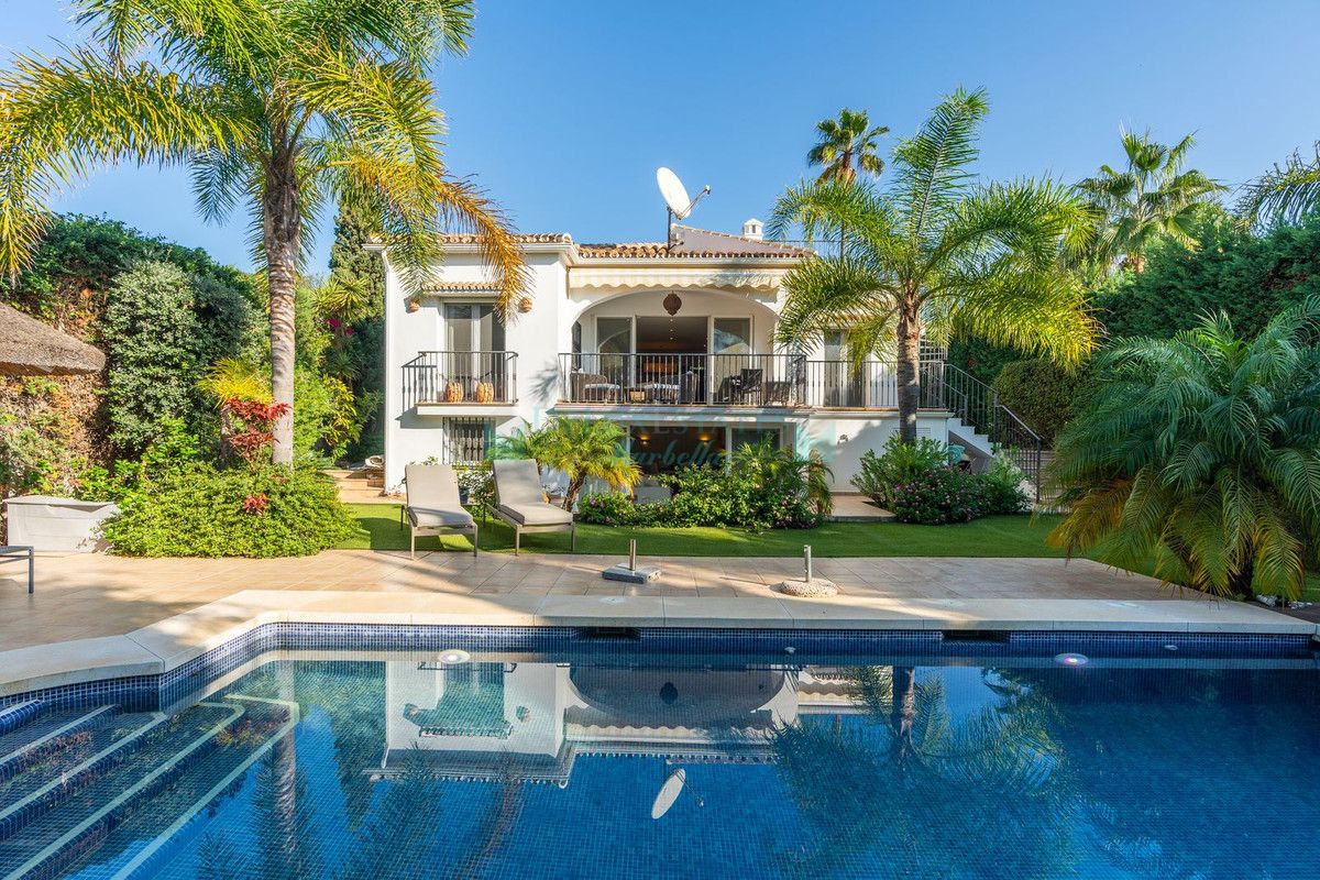 Villa for sale in Marbesa, Marbella East