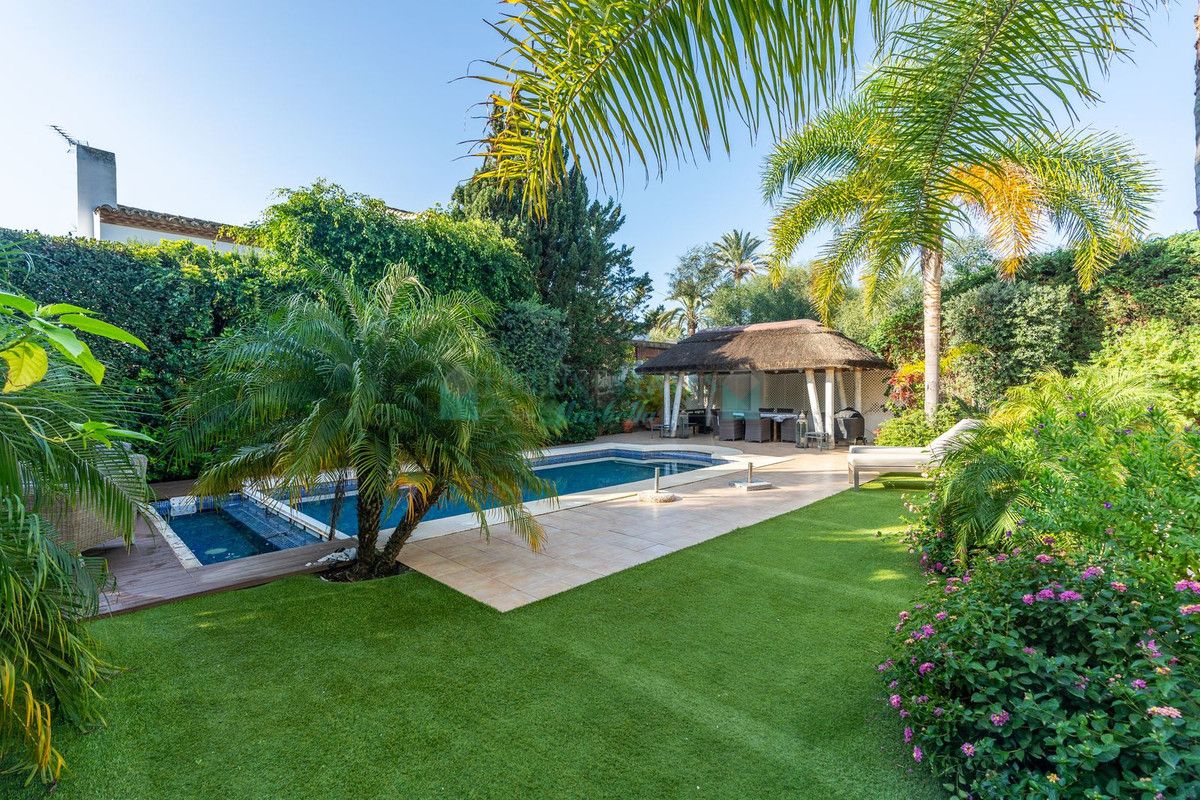 Villa for sale in Marbesa, Marbella East