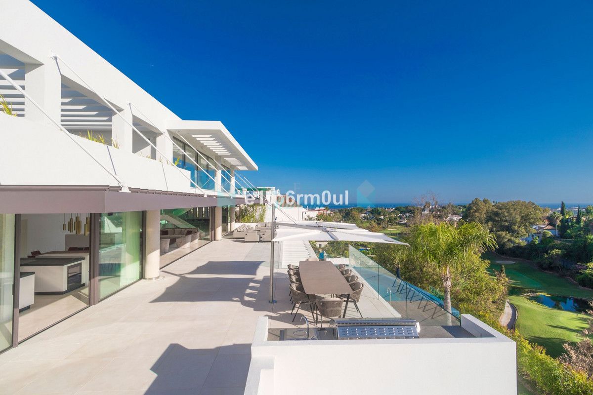 Villa for sale in La Quinta, Benahavis