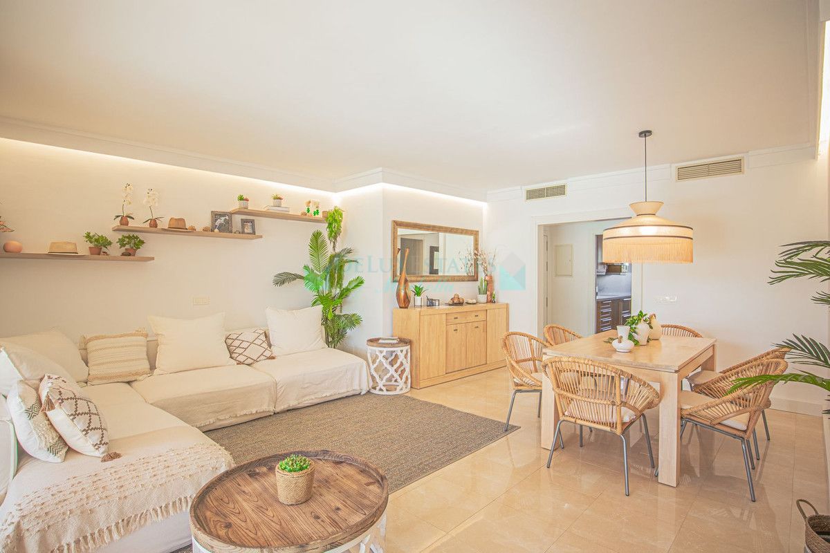 Apartment for sale in Estepona