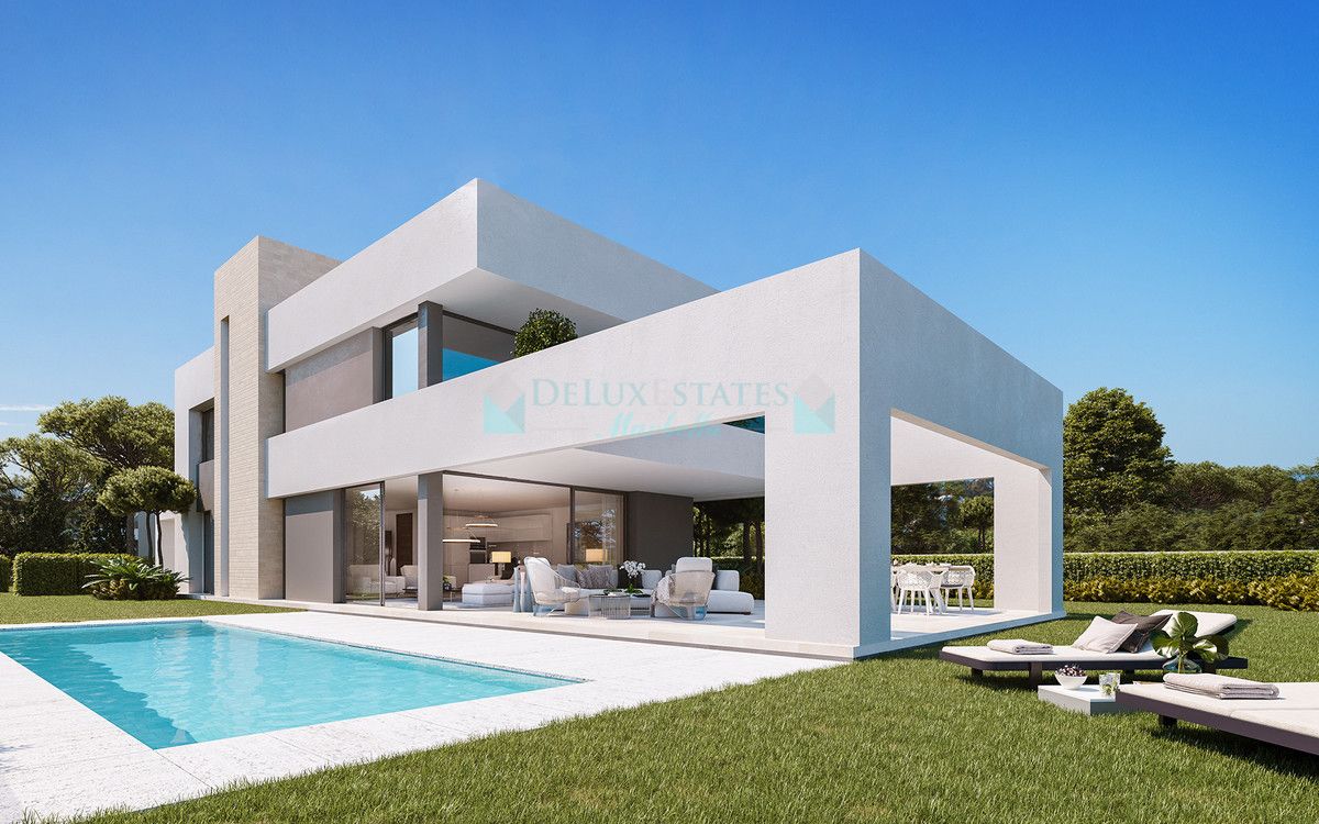 Villa en venta en Elviria, Marbella Este